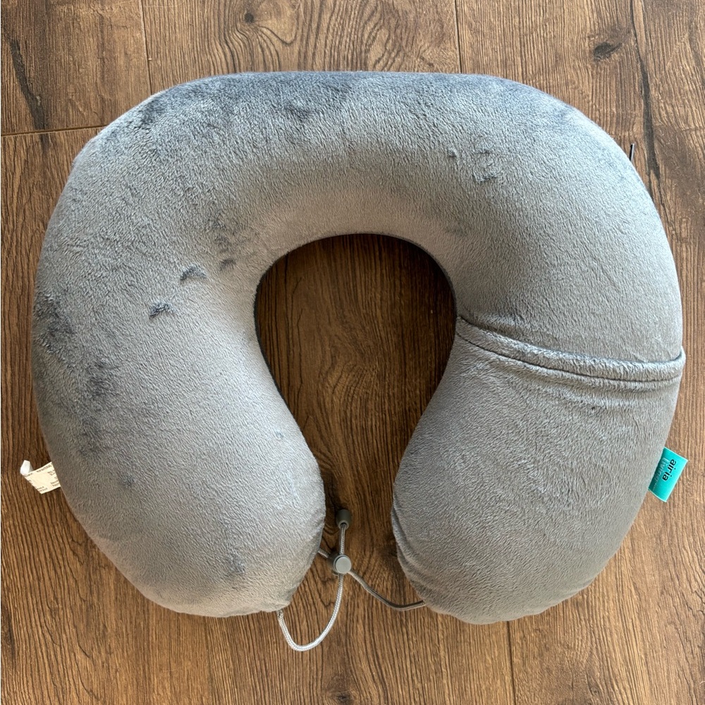Airia Living Neck Pillow